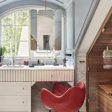 Grand Apartment *
